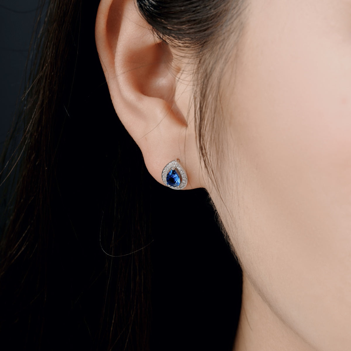 [Max Jewelry ]Luxurious Water Drop Shape Earrings