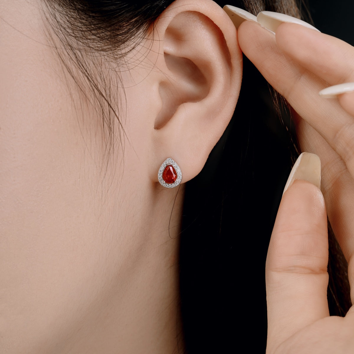 [Max Jewelry ]Luxurious Water Drop Shape Earrings