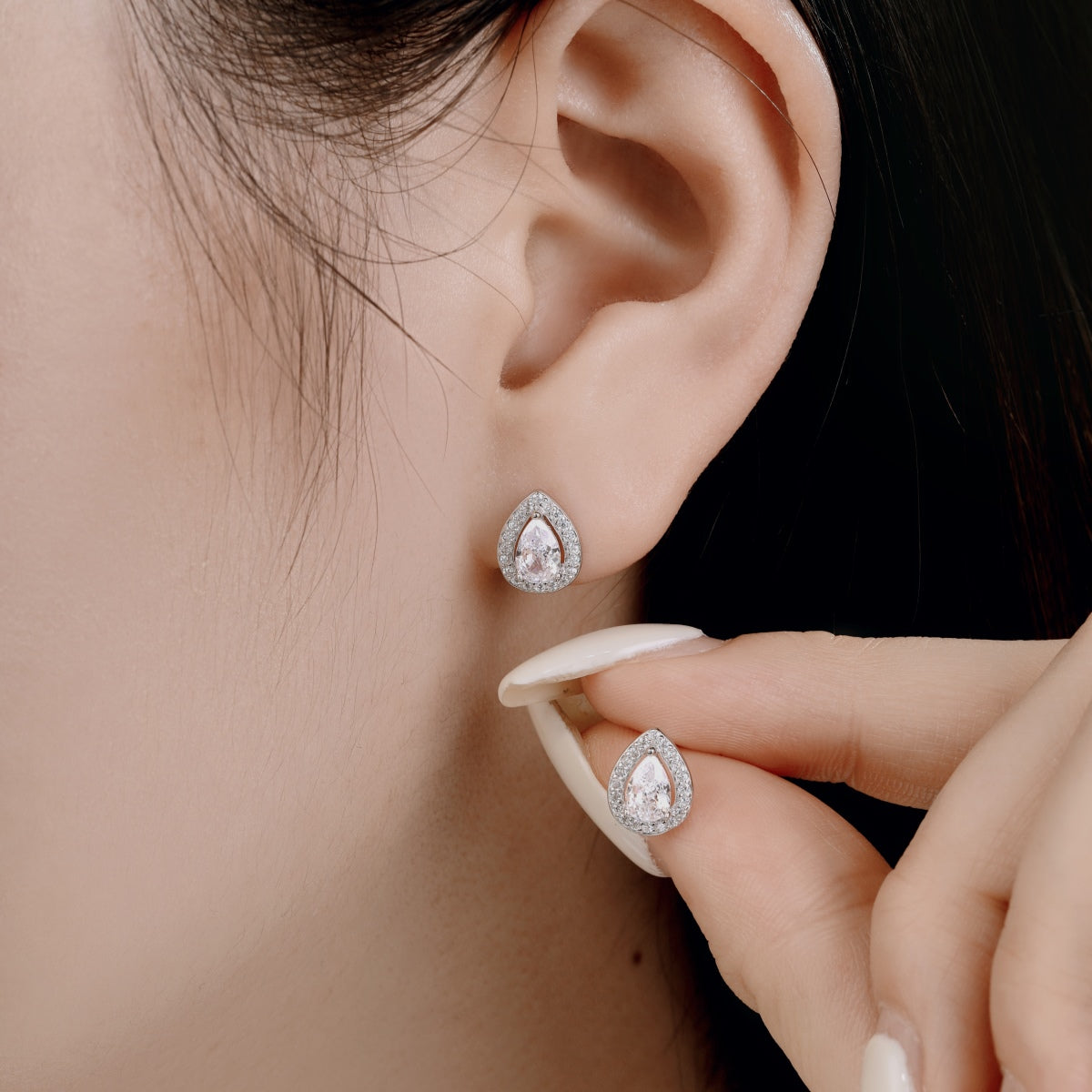 [Max Jewelry ]Luxurious Water Drop Shape Earrings