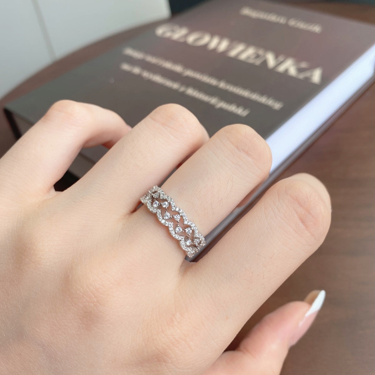 [Max Jewelry ]Elegant Resplendent Round Shape Party Ring