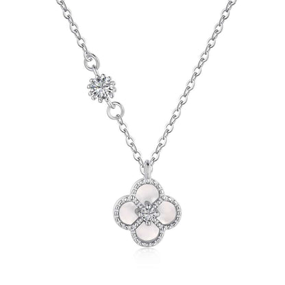 [Max Jewelry ]Delicate Flower Shape Necklace