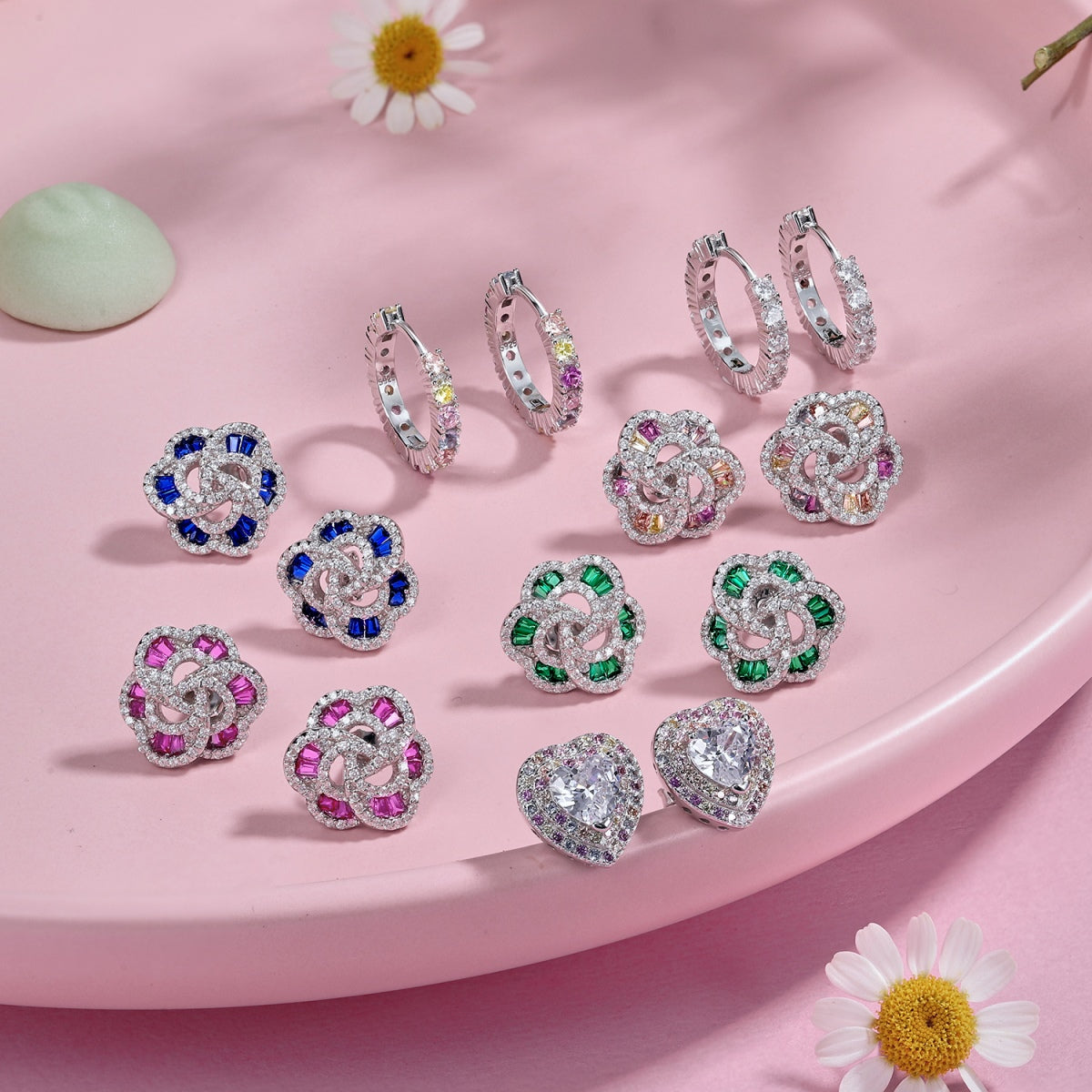 [Max Jewelry ]Exquisite Flower Shape Daily Earrings