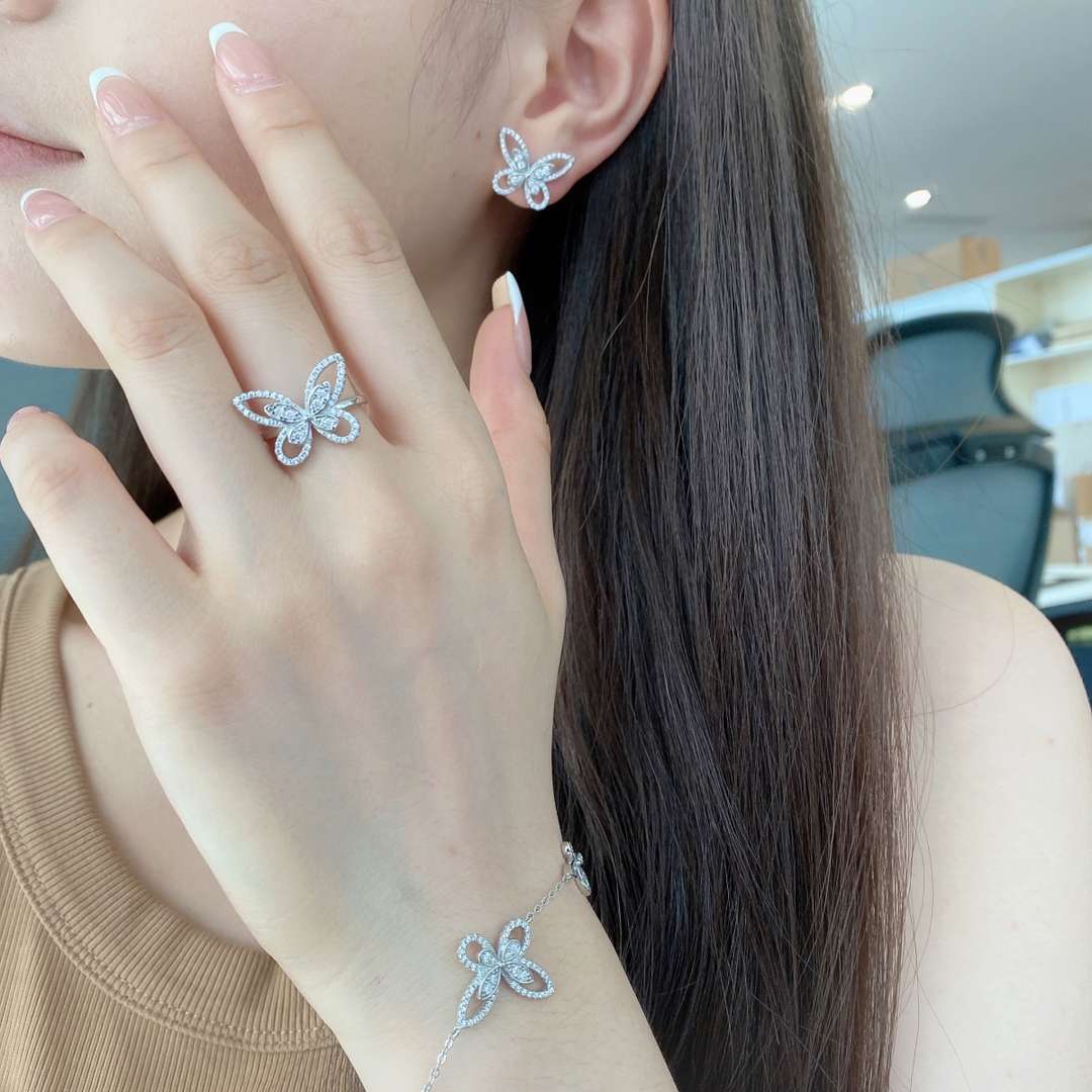 [Max Jewelry ]Delicate Butterfly Pendant Bracelet