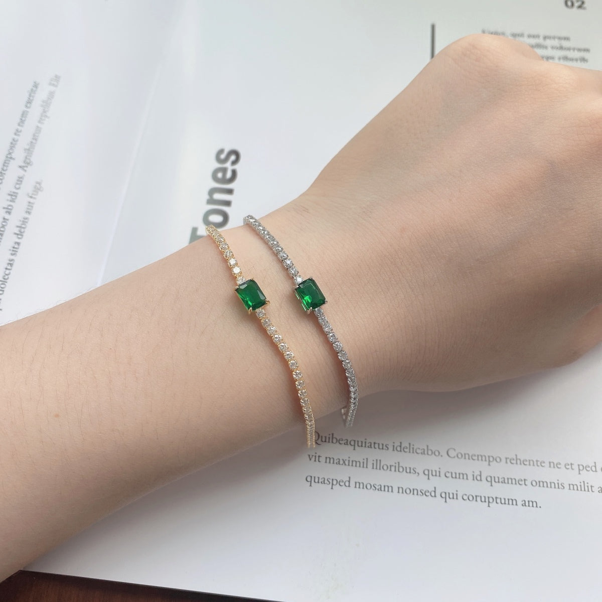 [Max Jewelry ]1.0 Carat Unique Emerald Cut Banquet Bracelet