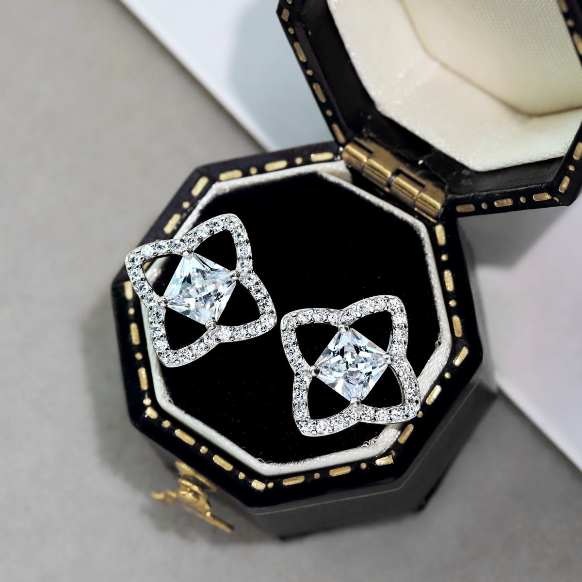 [Max Jewelry ]Elegant Star Shape Princess Cut Daily Earrings