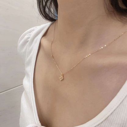 [Max Jewelry ]Delicate Flower Shape Necklace