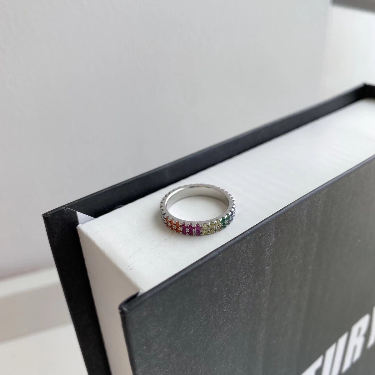 [Max Jewelry ]Unique Colorful Round Cut Tennis Ring
