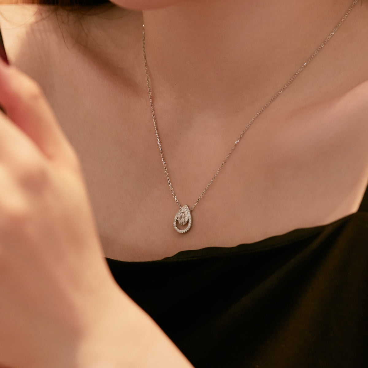[Max Jewelry ]Sparkling Pear Cut Necklace