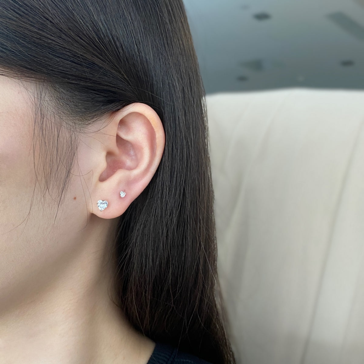 [Max Jewelry ]Sparkling Heart Shaped Simple Earrings