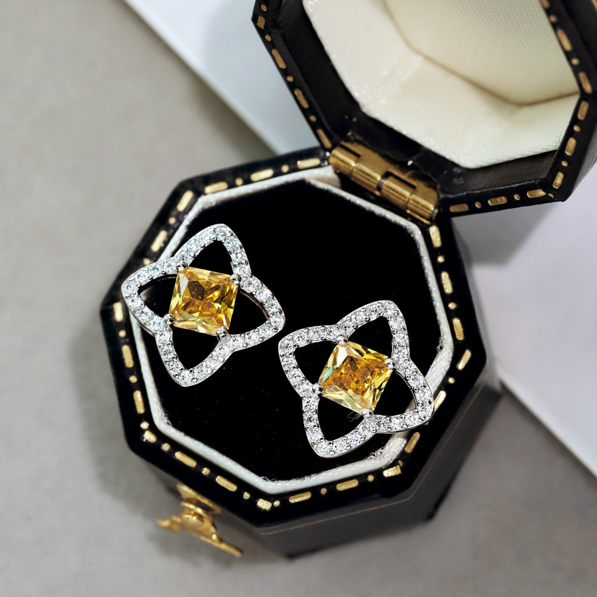 [Max Jewelry ]Elegant Star Shape Princess Cut Daily Earrings