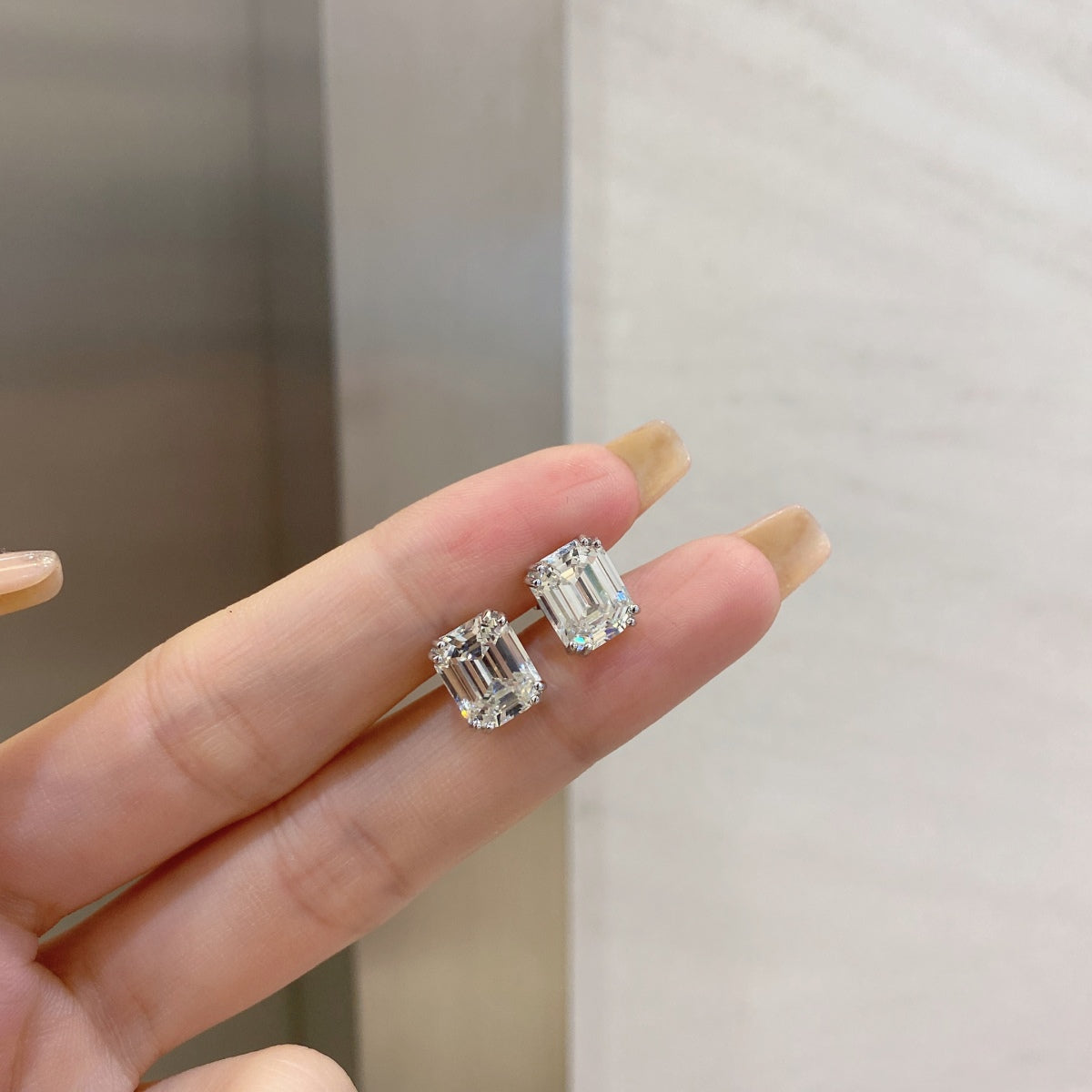 [Max Jewelry ]Dazzling Square Shape Earrings