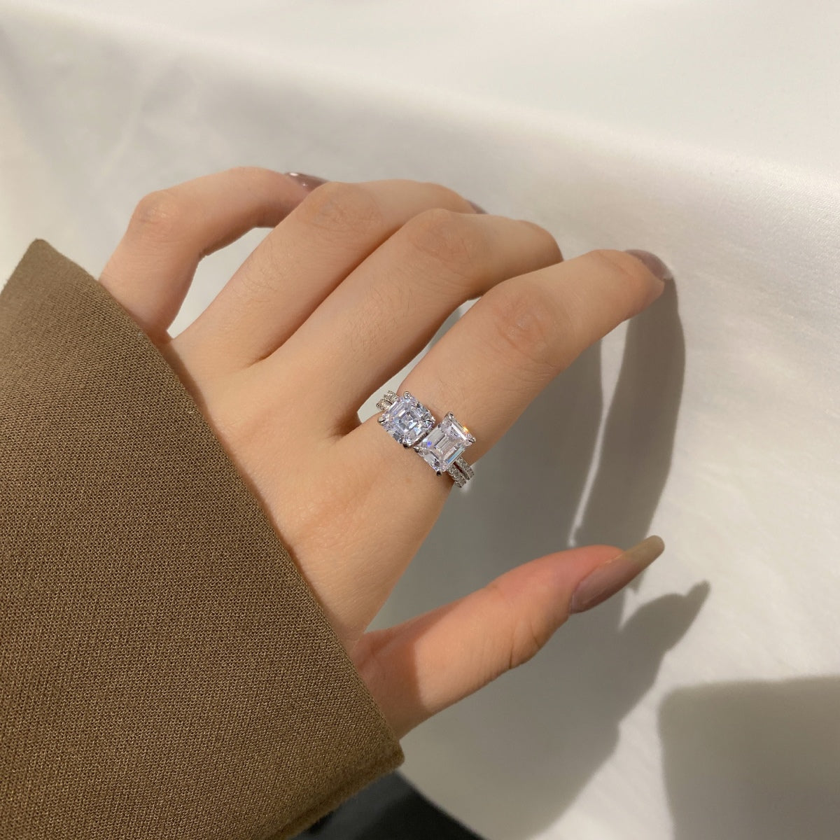 [Max Jewelry ]2.0 Carat Scintillating Ornate Radiant Cut Party Ring