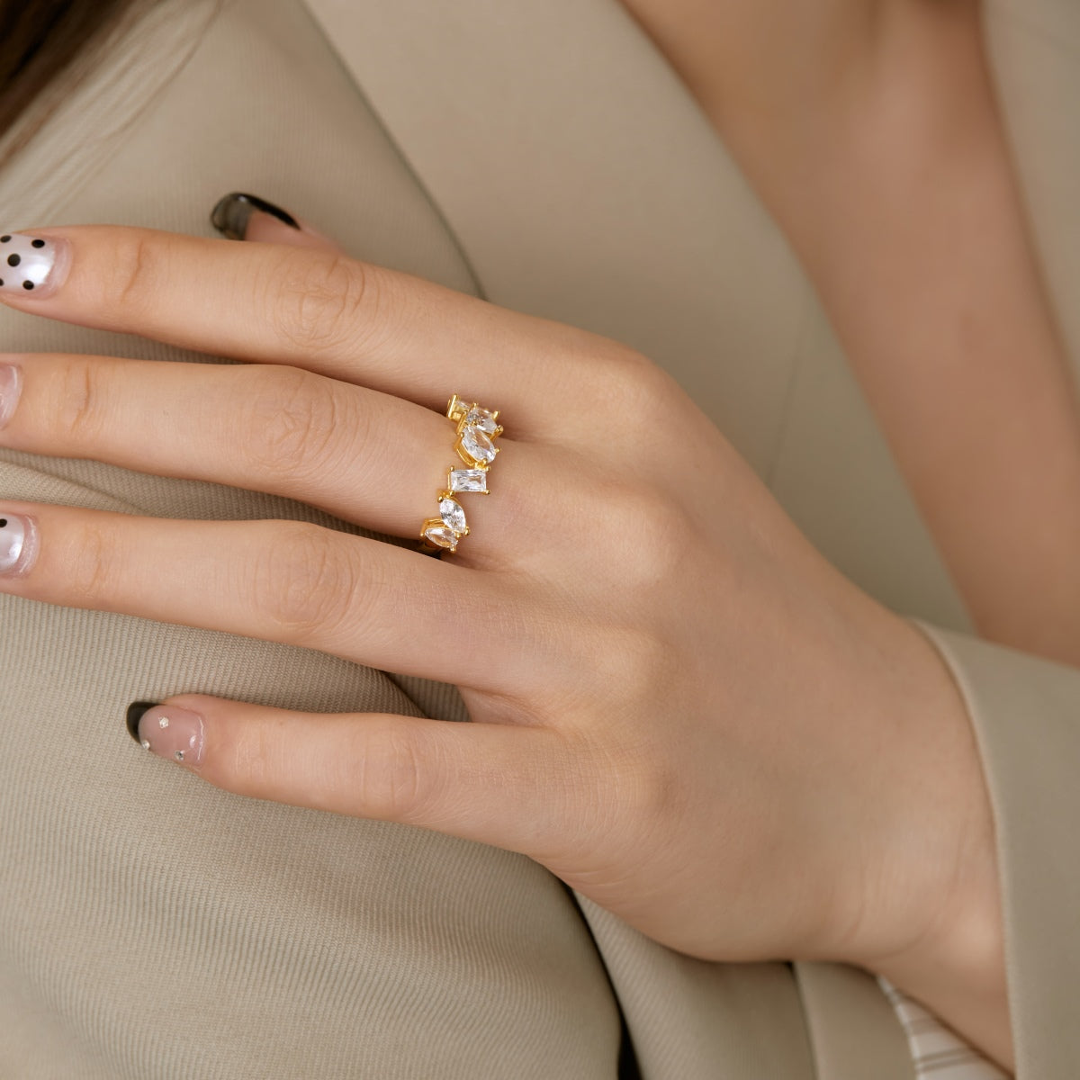 [Max Jewelry ]Delicate Multi Cut Ring