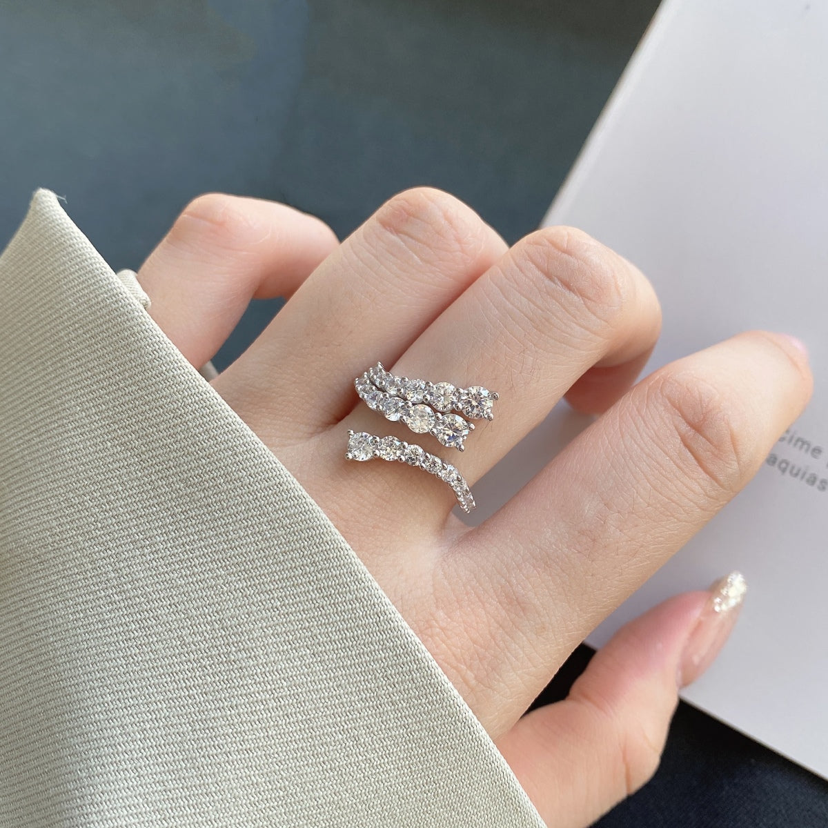 [Max Jewelry ]Unique Vivid Snake Shape Daily Ring