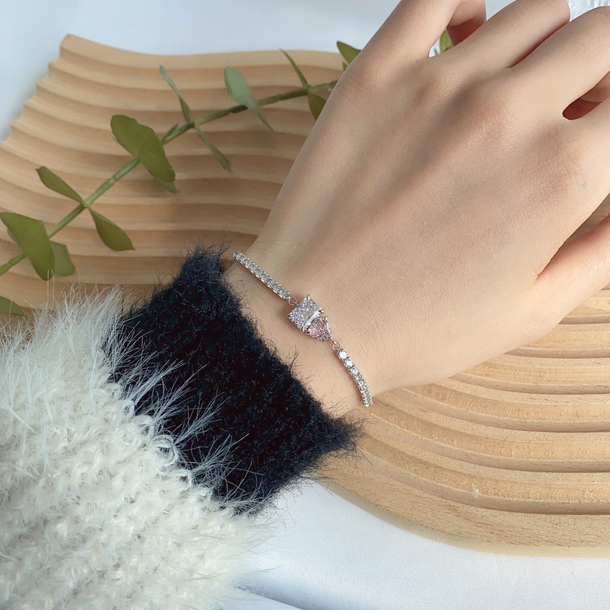 [Max Jewelry ]Dazzling Unique Multi Shape Lover Bracelet