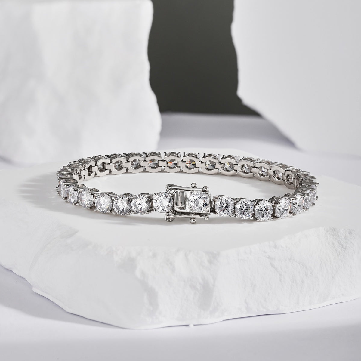 [Max Jewelry ]Ornate Sparkling Round Cut Wedding Bracelet
