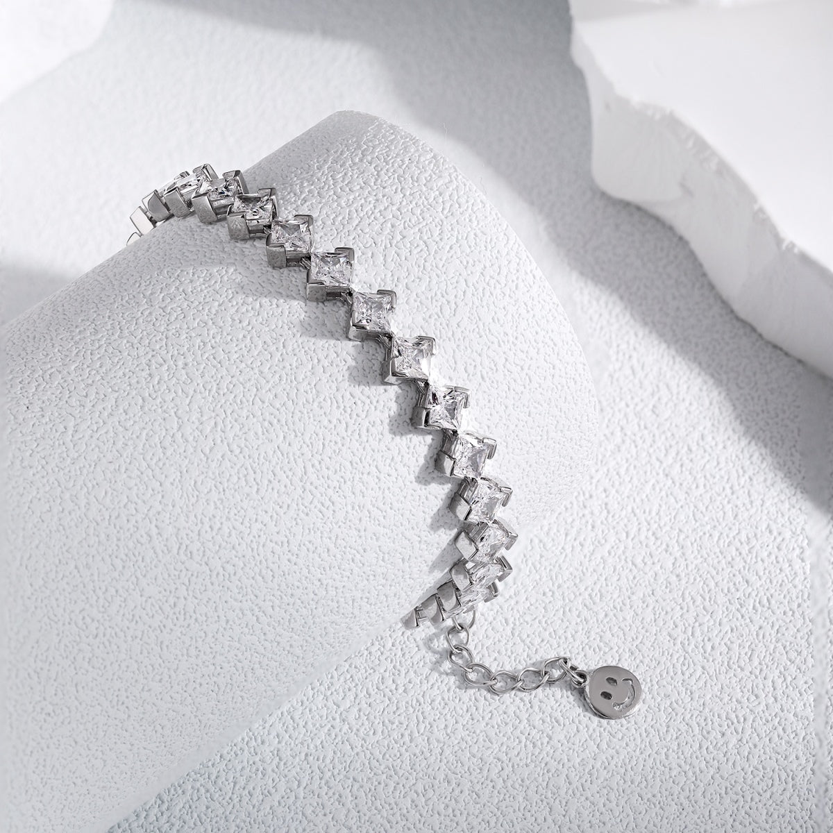 [Max Jewelry ]0.5 Carat Ornate Princess Cut Daily Bracelet