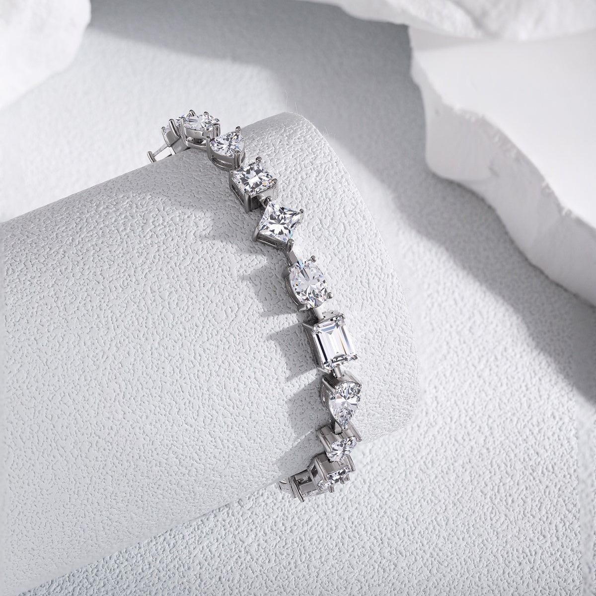 [Max Jewelry ]Unique Exquisite Multi Cut Daily Bracelet