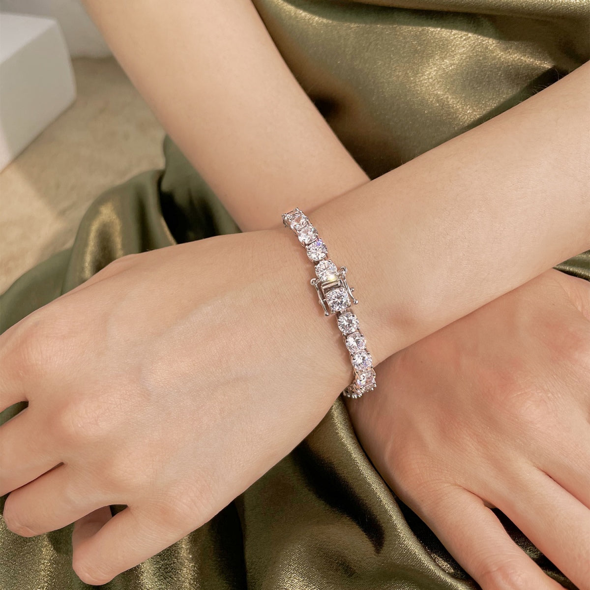 [Max Jewelry ]0.75 Carat Dazzling Round Cut Wedding Bracelet