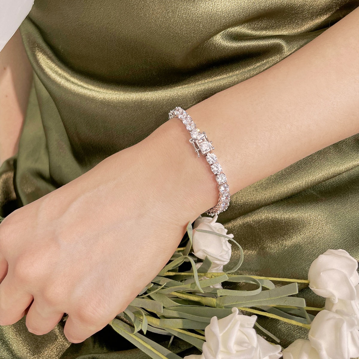 [Max Jewelry ]Ornate Sparkling Round Cut Wedding Bracelet