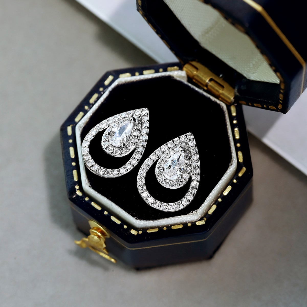 [Max Jewelry ]Sparkling Delicate Water Drop Shape Daily Earrings