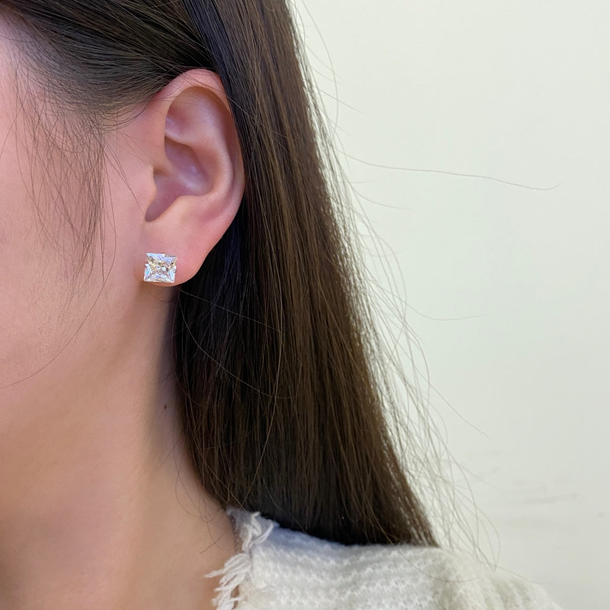 [Max Jewelry ]Stylish Shiny Square Center Stone Stud Earrings
