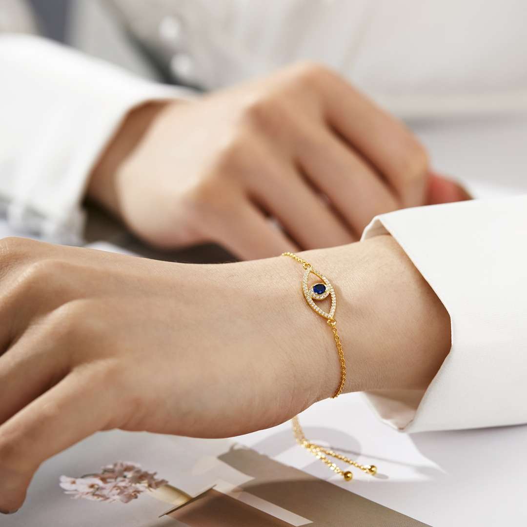 [Max Jewelry ]Devil's Eye Hollow Design Bracelet