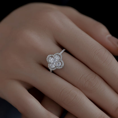 [Max Jewelry ]Luxurious Eternity Flower Shape Banquet Ring
