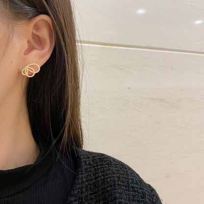 [Max Jewelry ]Exquisite Butterfly Shape Earrings