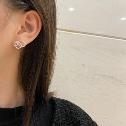 [Max Jewelry ]Exquisite Butterfly Shape Earrings