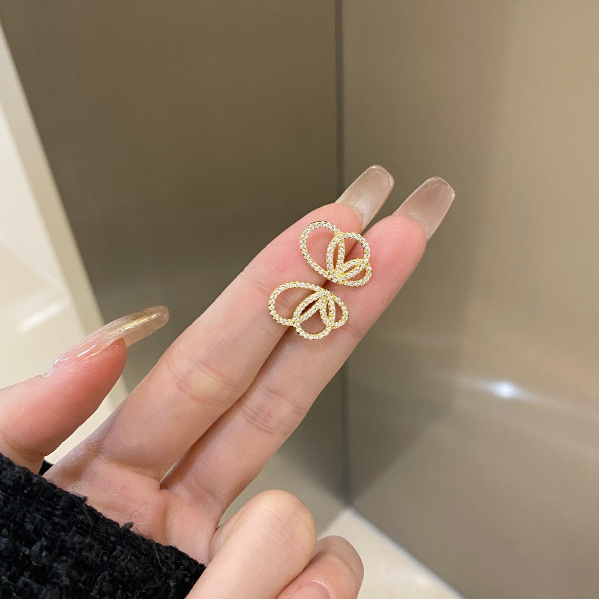 [Max Jewelry ]Exquisite Butterfly Shape Earrings