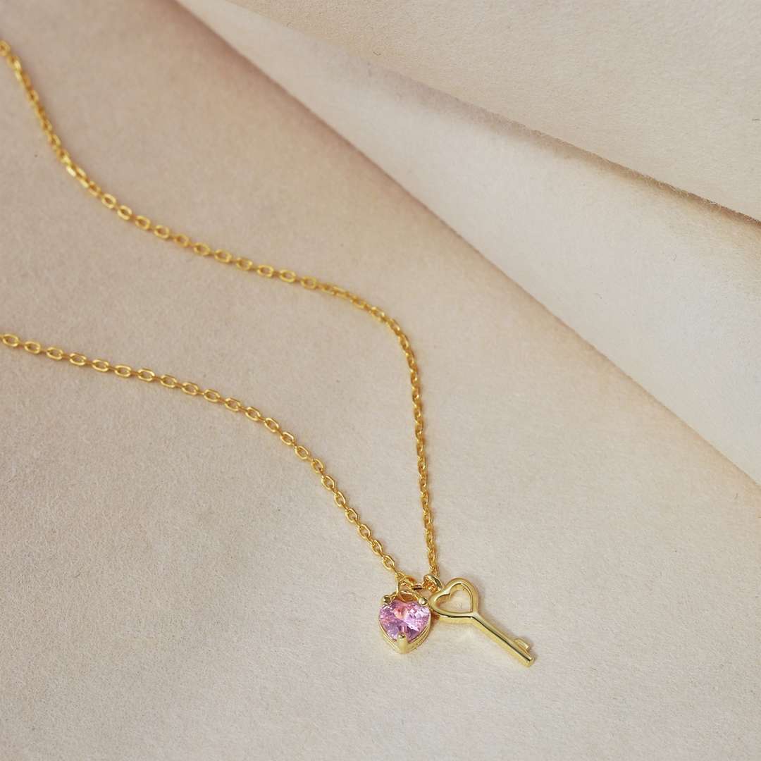 [Max Jewelry ]Unique Heart Shape Key Pendent Necklace