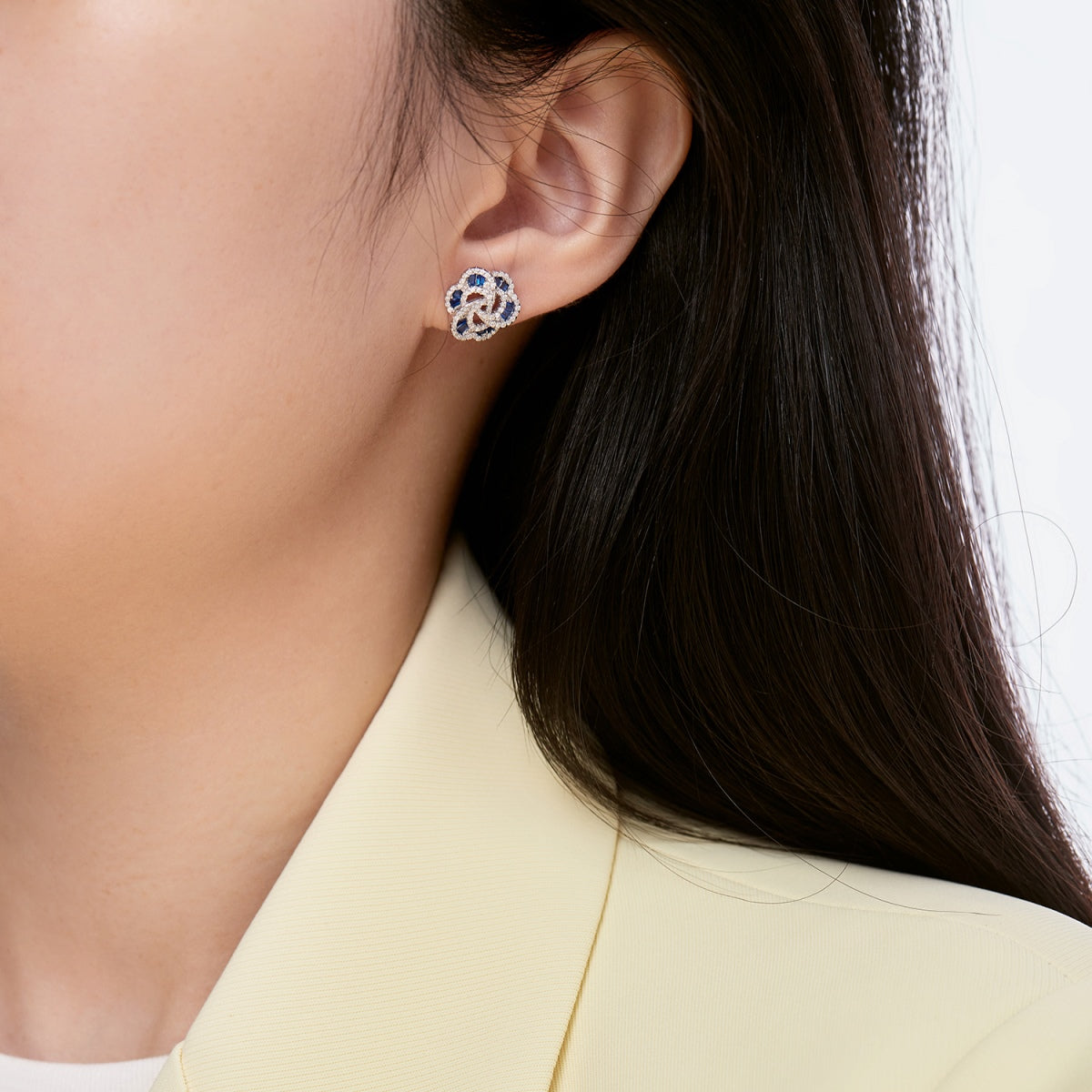 [Max Jewelry ]Exquisite Flower Shape Daily Earrings