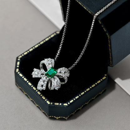 [Max Jewelry ]Luxurious Flower Shape Emerald Cut Necklace