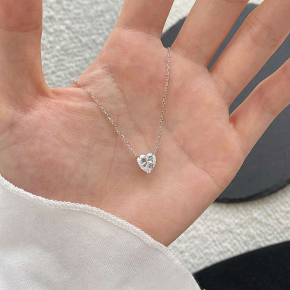 [Max Jewelry ]Heart Shape Main Stone Pendant Collarbone Necklace