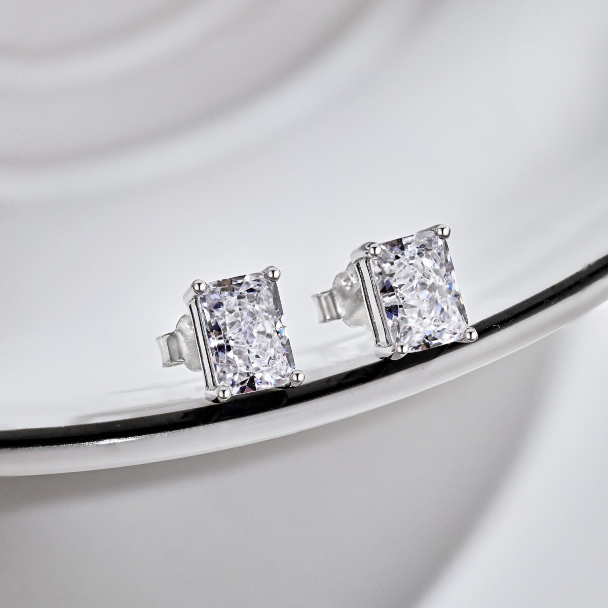 [Max Jewelry ]Radiant Luxurious Princess Cut Daily Earrings