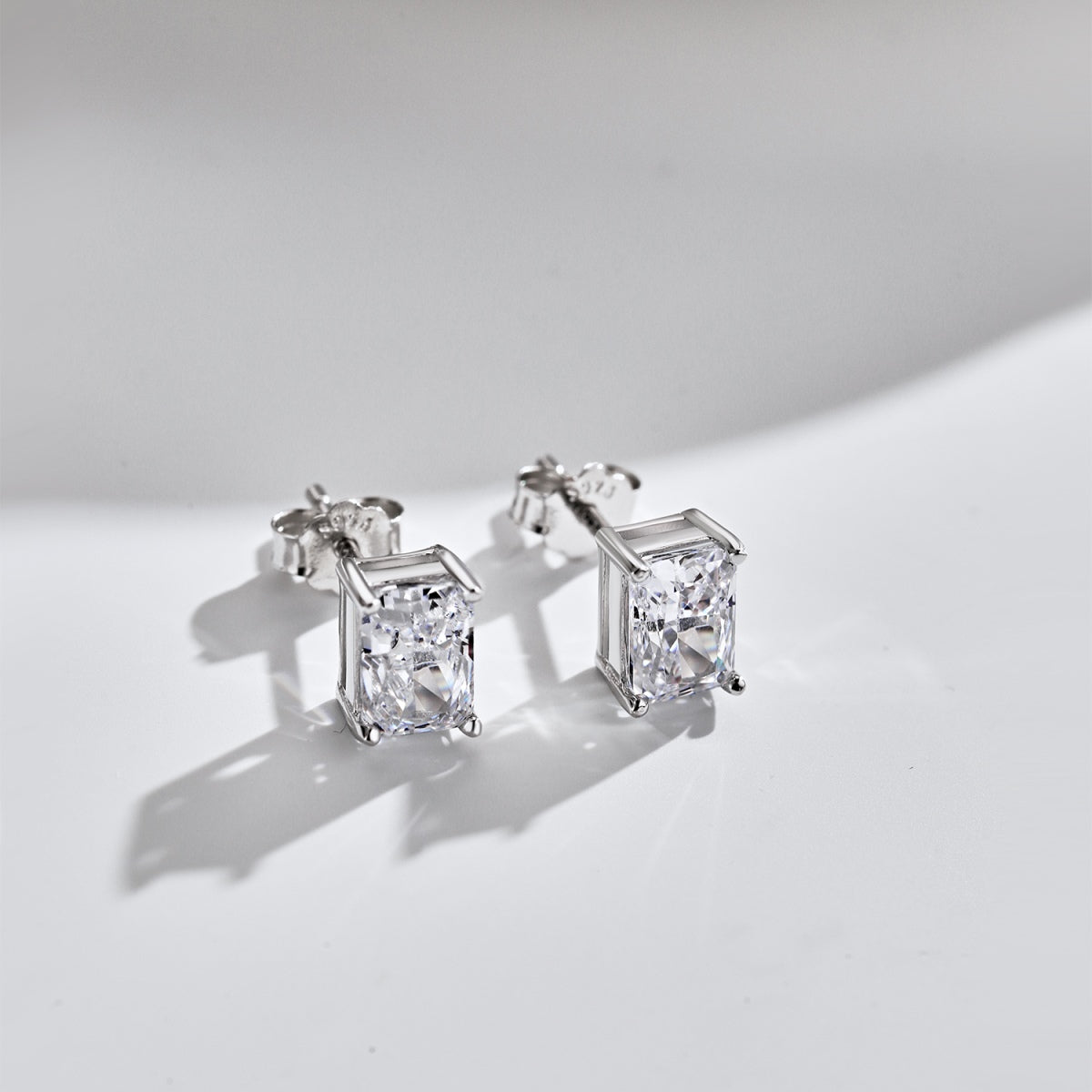 [Max Jewelry ]Radiant Luxurious Princess Cut Daily Earrings
