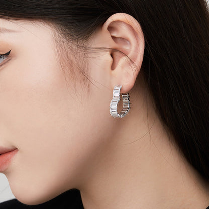 [Max Jewelry ]Radiant Heart Cutout Earrings
