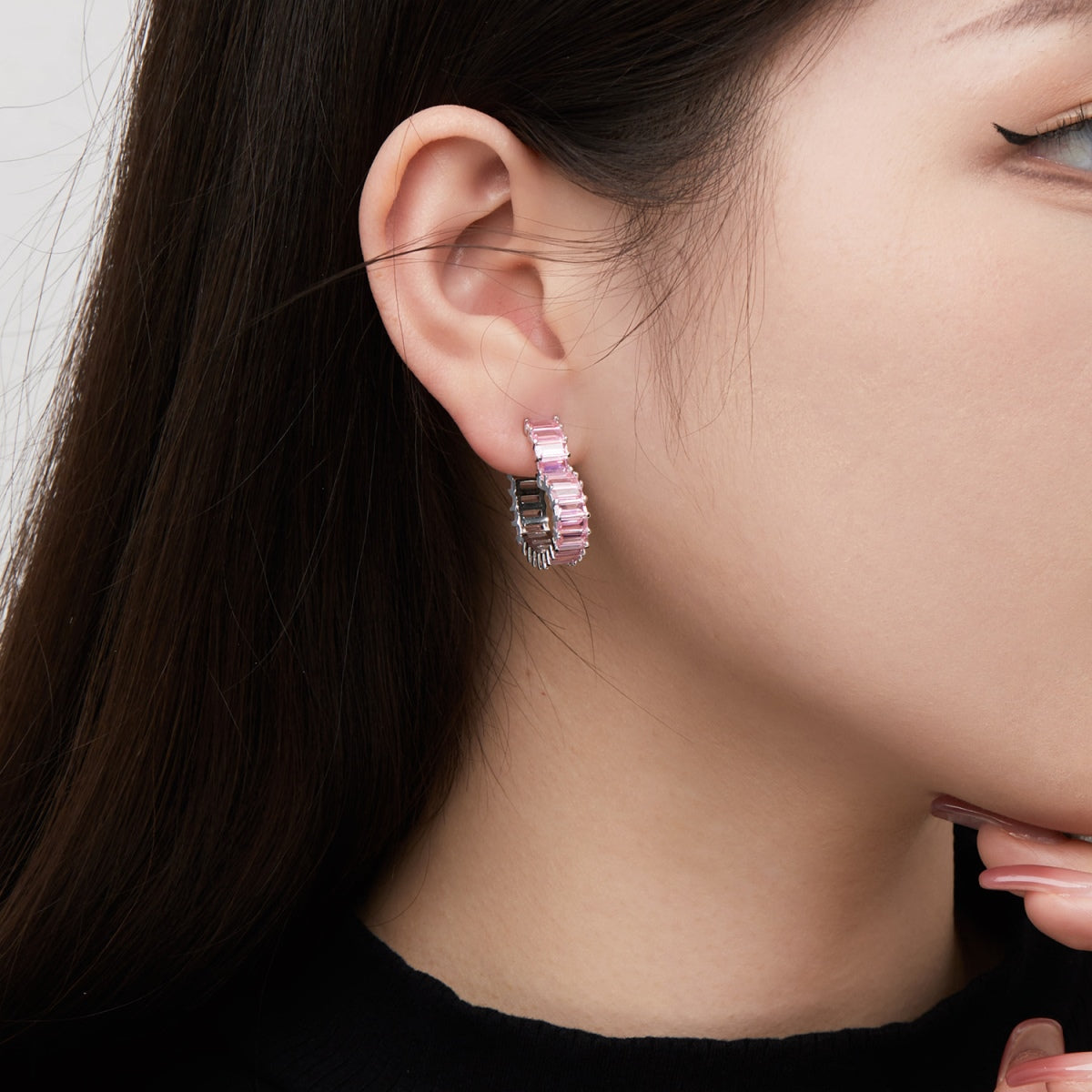 [Max Jewelry ]Radiant Heart Cutout Earrings