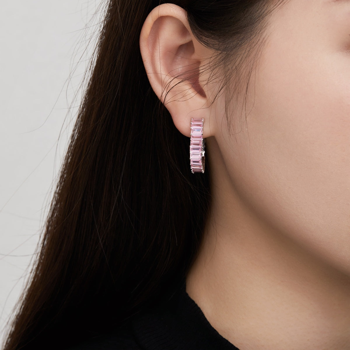 [Max Jewelry ]Radiant Heart Cutout Earrings