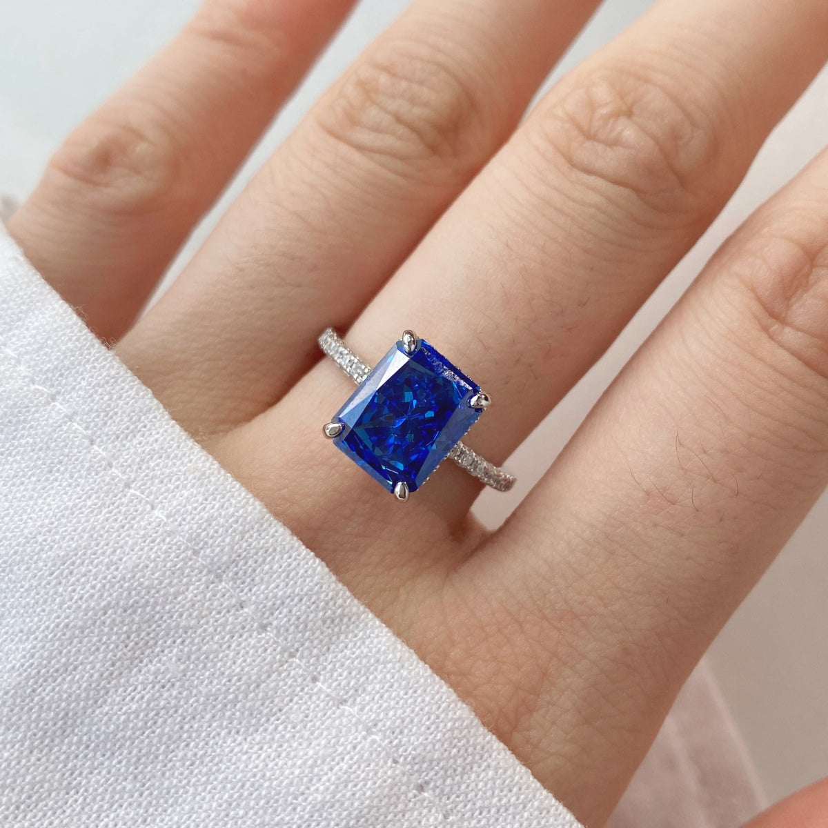 [Max Jewelry ]4.0 Carat Luxurious Engagement Ring