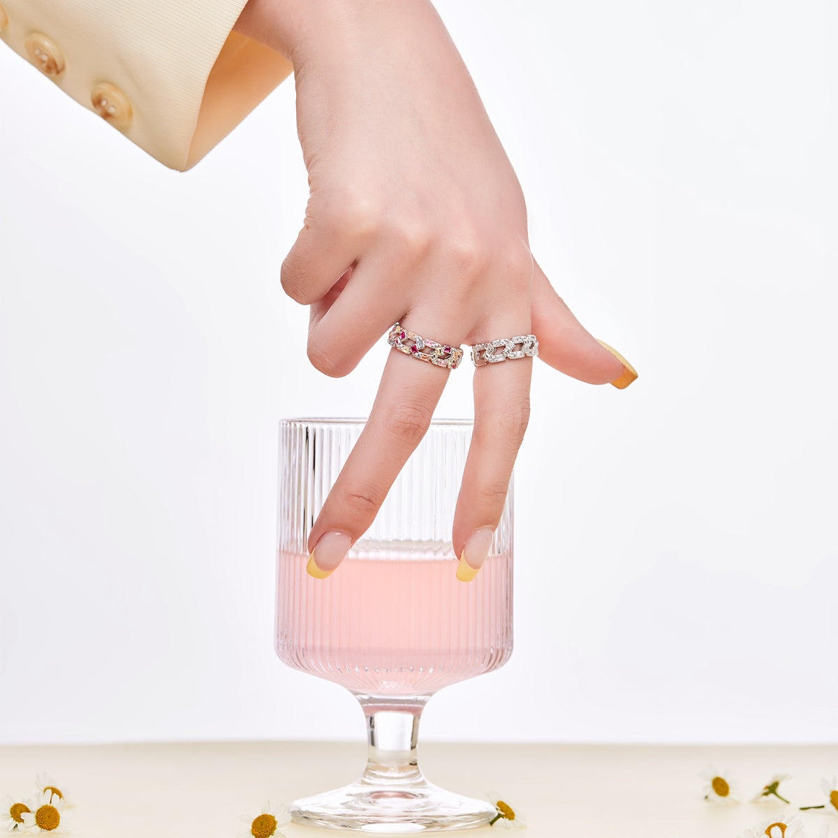 [Max Jewelry ]Sparkling Vibrant Emerald Cut Daily Ring