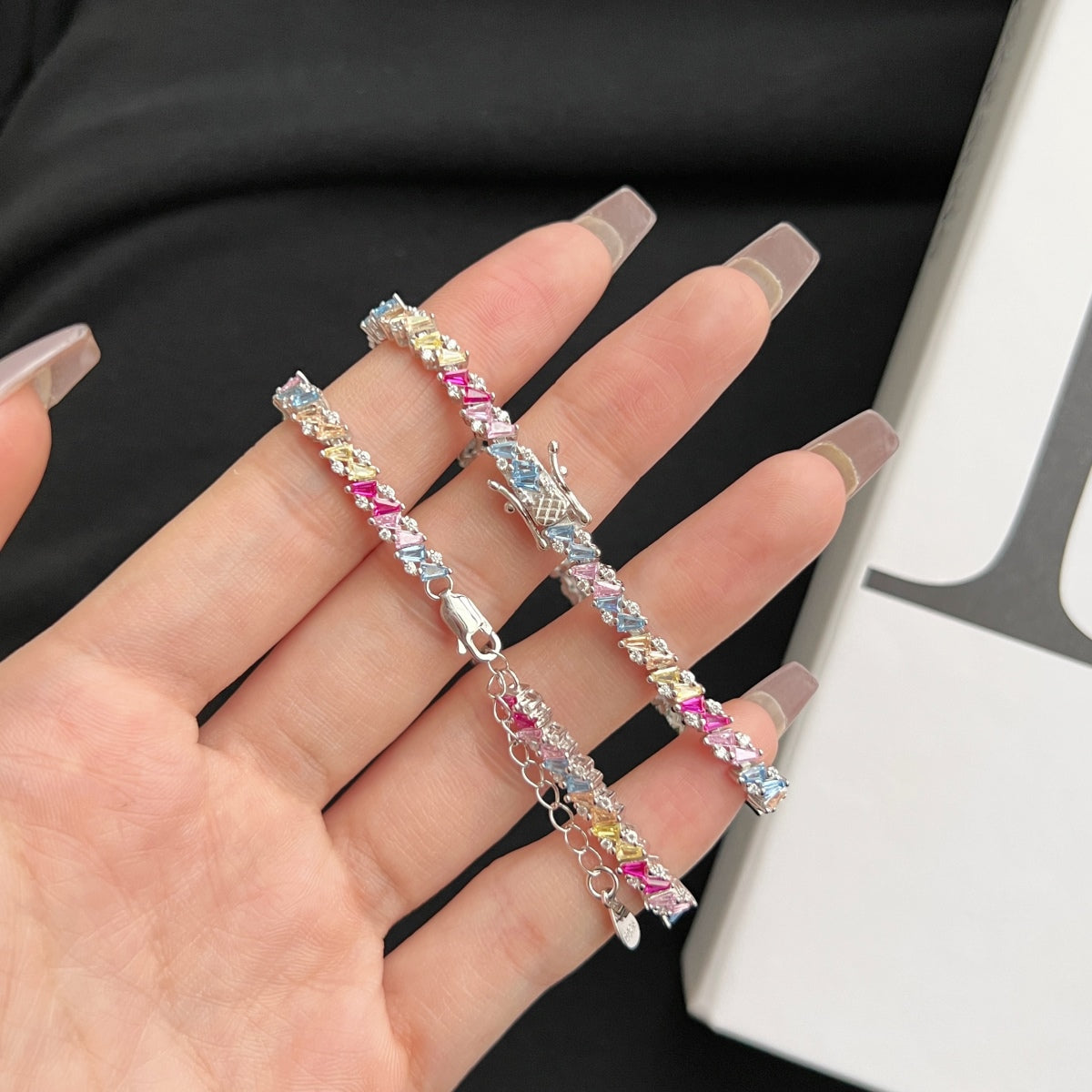 [Max Jewelry ]Ornate Sparkling Multi Cut Party Bracelet