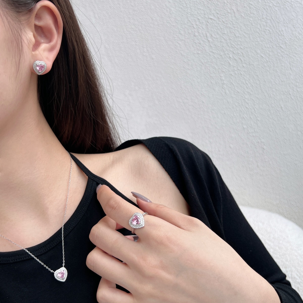 [Max Jewelry ]Dazzling Heart Shape Lover Earrings