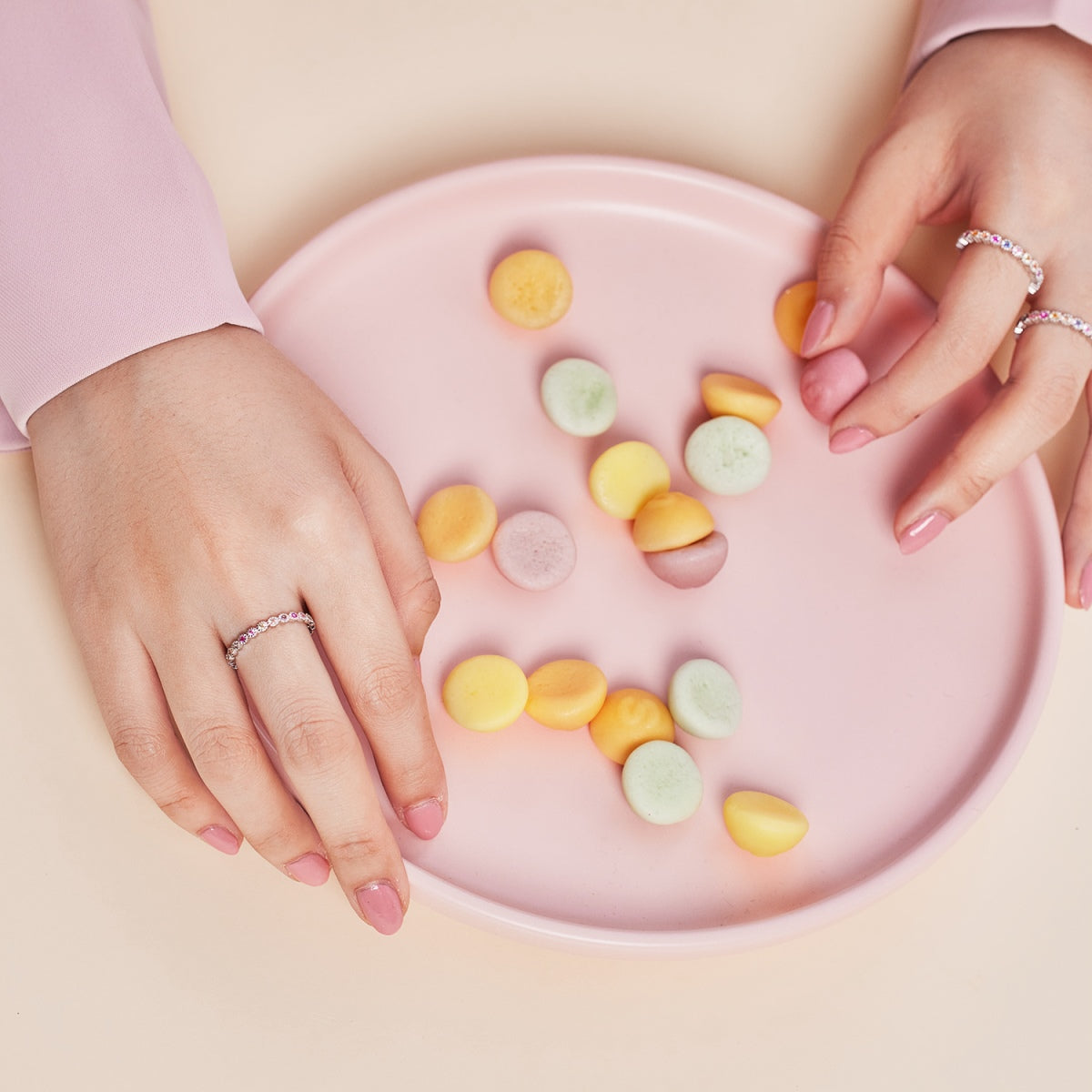 [Max Jewelry ]Radiant Sparkling Round Cut Daily Ring