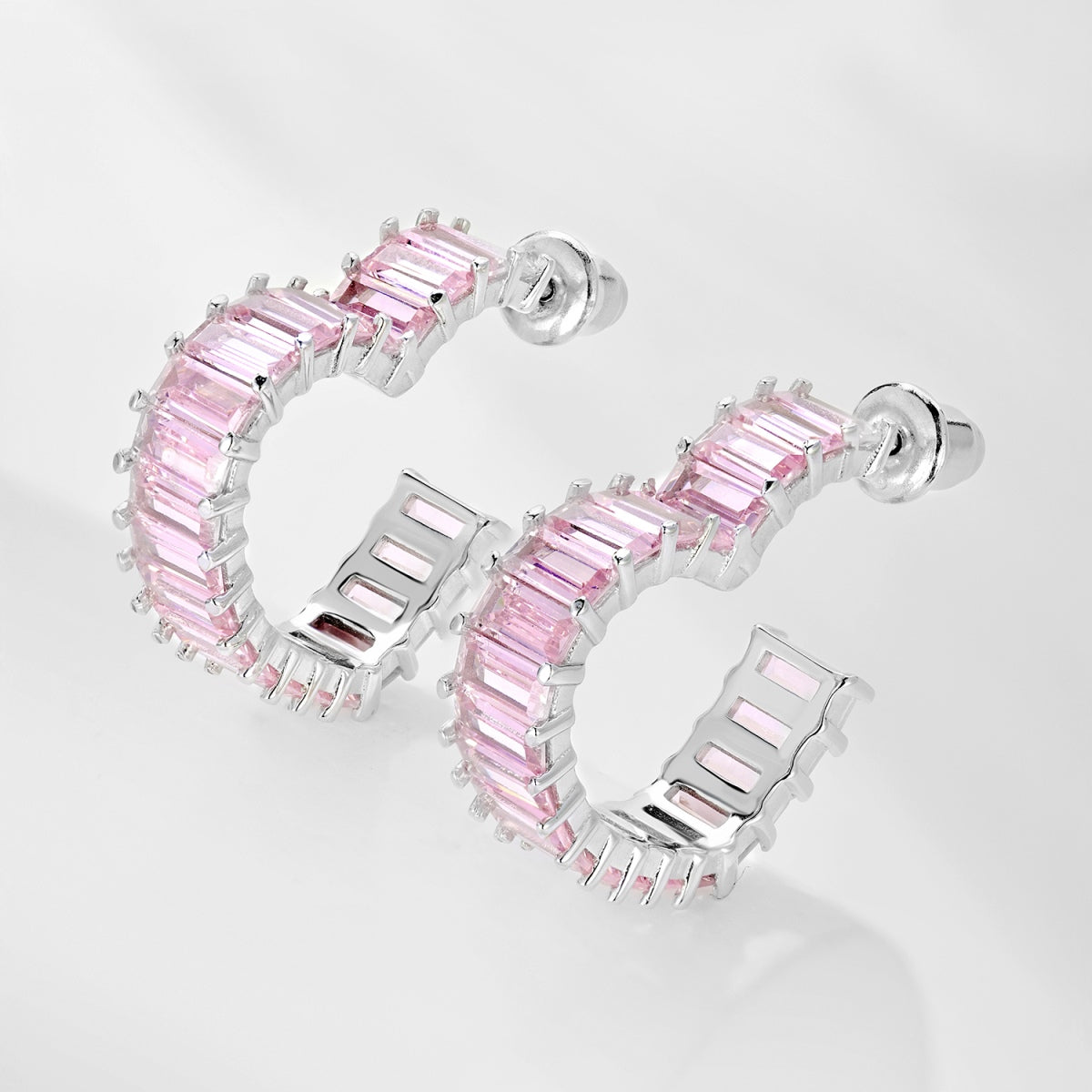 [Max Jewelry ]Radiant Heart Cutout Earrings