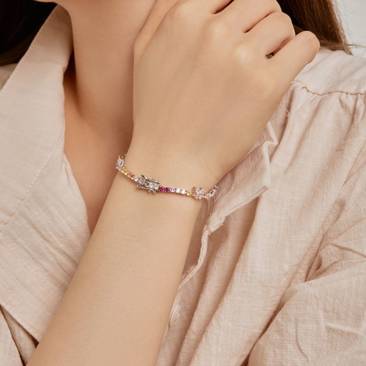[Max Jewelry ]Ornate Colorful Butterfly Shape Round Cut Daily Bracelet