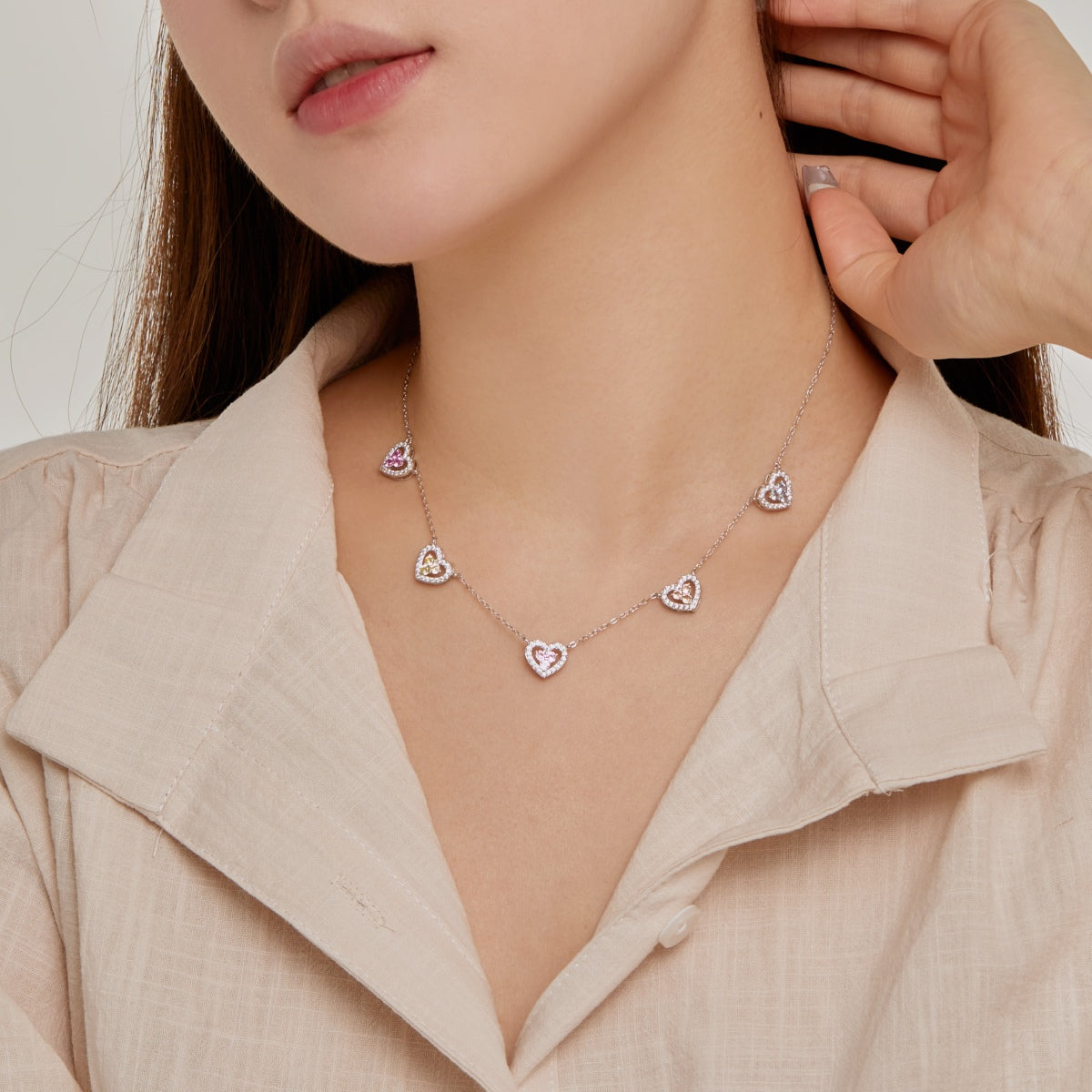 [Max Jewelry ]Sparkling Five Heart Necklace