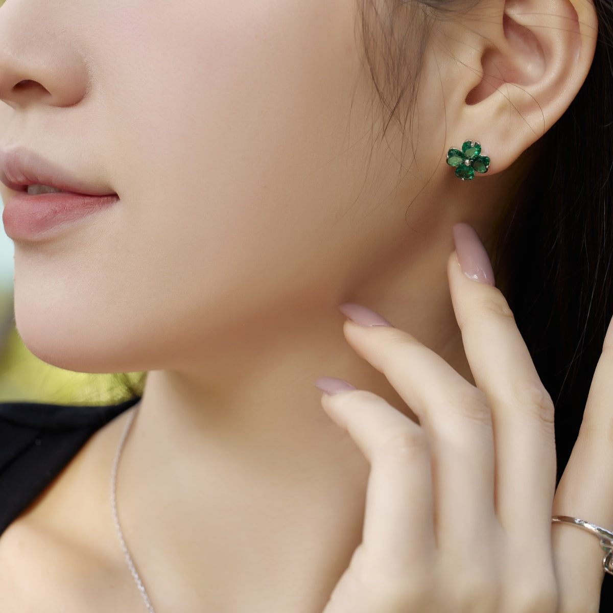 [Max Jewelry ]Four-Leaf Clover Ball Earrings