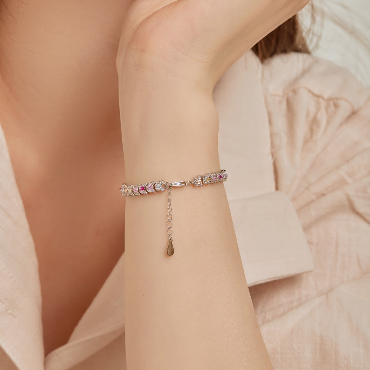 [Max Jewelry ]Delicate Colorful Multi Cut Daily Bracelet